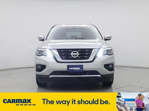 2020 Nissan Pathfinder SV