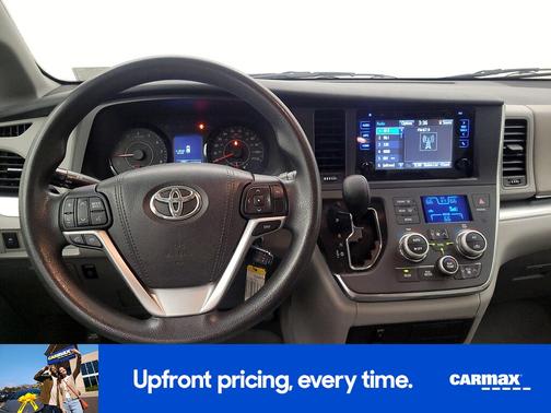 2017 Toyota Sienna LE