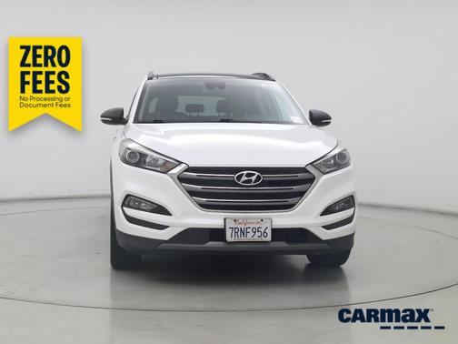 White 2016 Hyundai TUCSON Limited