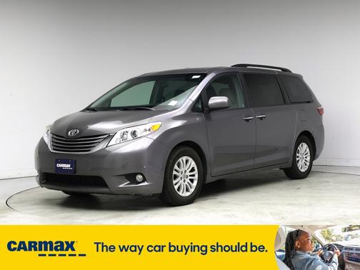 2017 Toyota Sienna XLE