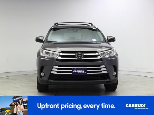 Gray 2017 Toyota Highlander XLE