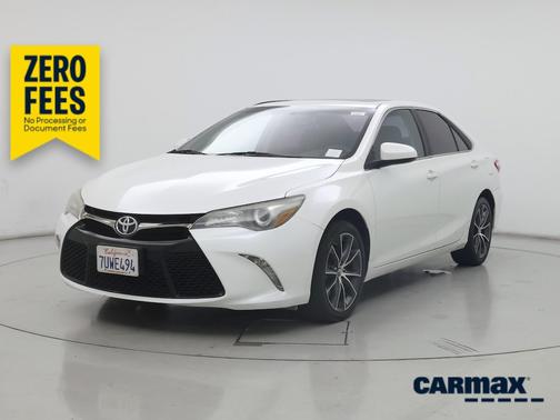 White 2017 Toyota Camry XSE