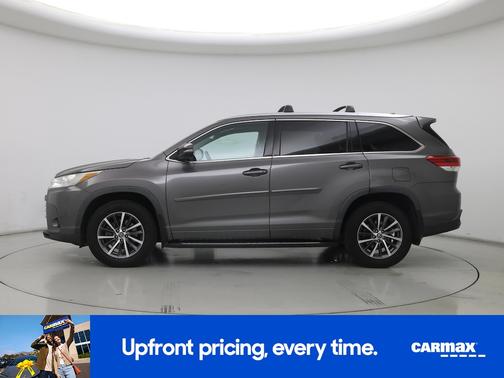 Gray 2018 Toyota Highlander XLE