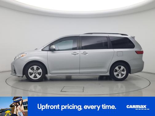 2019 Toyota Sienna LE