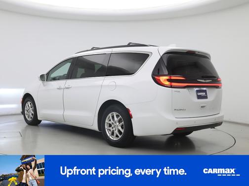 White 2022 Chrysler Pacifica Touring L