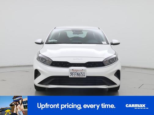 White 2023 Kia Forte LXS