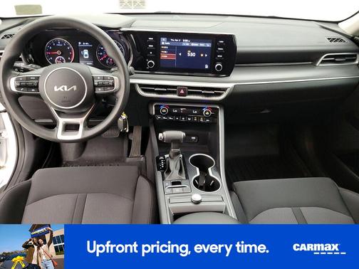 White 2022 Kia K5 LX