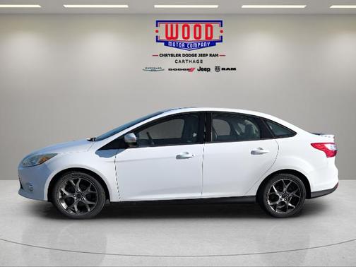 Oxford White 2013 Ford Focus SE