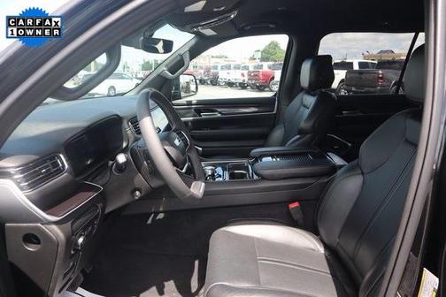 2023 Jeep Wagoneer L Base
