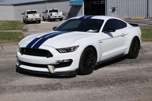 2017 Ford Shelby GT350 Base