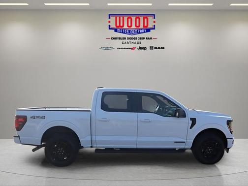 Oxford White 2025 Ford F-150 XLT