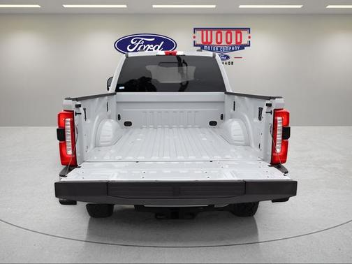 Avalanche 2026 Ford F-350 Lariat Super Duty