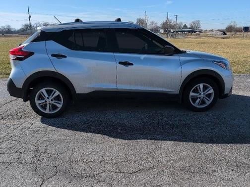 2019 Nissan Kicks S