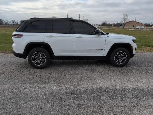 2022 Jeep Grand Cherokee 4xe Trailhawk