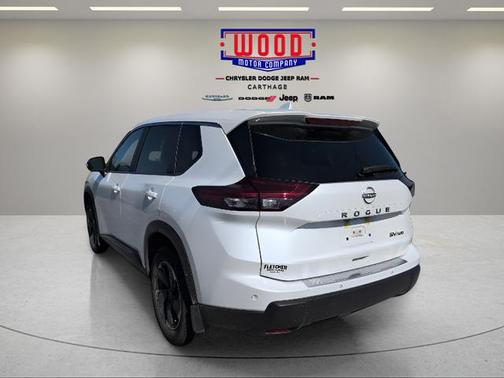 Everest White P 2024 Nissan Rogue SV