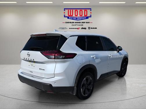 Everest White P 2024 Nissan Rogue SV