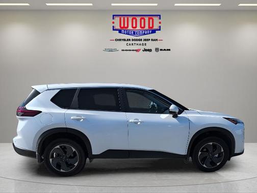 Everest White P 2024 Nissan Rogue SV