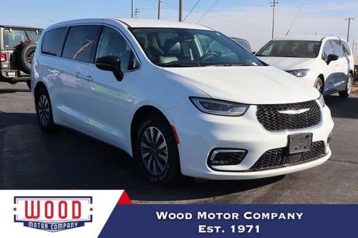 2024 Chrysler Pacifica Hybrid Select