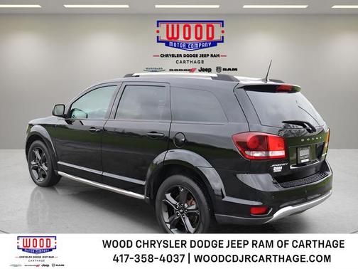 Pitch Black Clearcoat 2020 Dodge Journey Crossroad