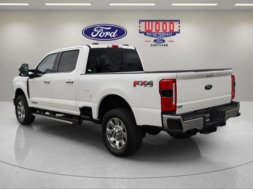 Star White 2026 Ford F-350 Lariat Super Duty
