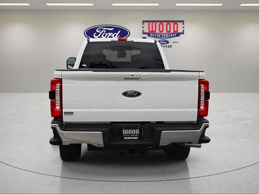 Star White 2026 Ford F-350 Lariat Super Duty