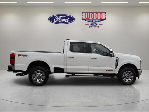 Star White 2026 Ford F-350 Lariat Super Duty