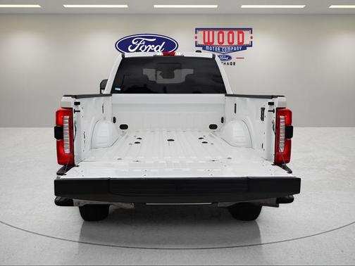 Star White 2026 Ford F-350 Lariat Super Duty