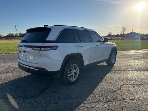2024 Jeep Grand Cherokee Laredo