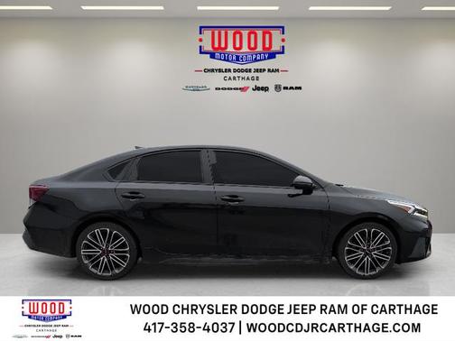 Aurora Black Pearl 2022 Kia Forte GT