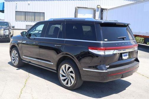 Black Metallic 2024 Lincoln Navigator Reserve