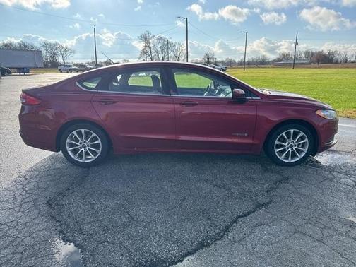 2017 Ford Fusion Hybrid SE