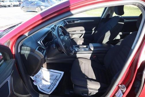 2017 Ford Fusion Hybrid SE