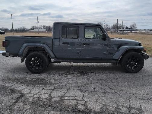 2024 Jeep Gladiator Nighthawk