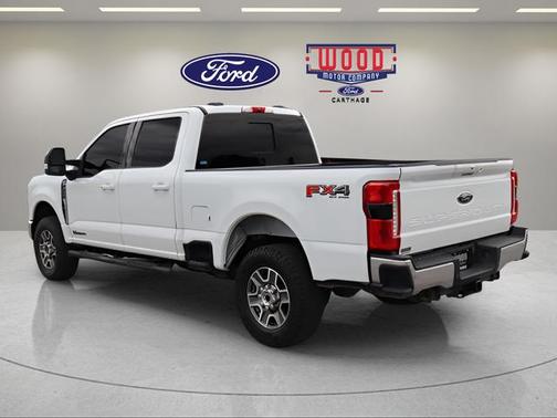 Oxford White 2024 Ford F-250 Lariat