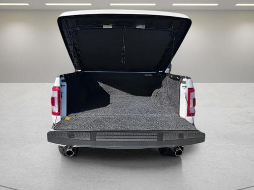 Oxford White 2023 Ford F-150 Lariat