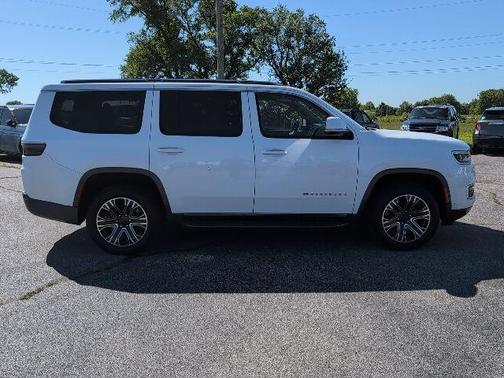 Bright White Clearcoat 2022 Jeep Wagoneer Series III