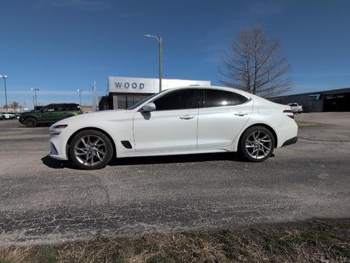 2022 Genesis G70 2.0T