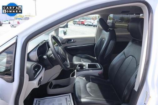 2022 Chrysler Pacifica Touring-L
