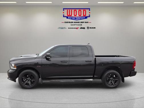 Brilliant Black Crystal Pearlcoat 2017 RAM 1500 Sport