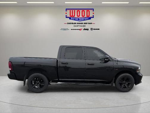 Brilliant Black Crystal Pearlcoat 2017 RAM 1500 Sport