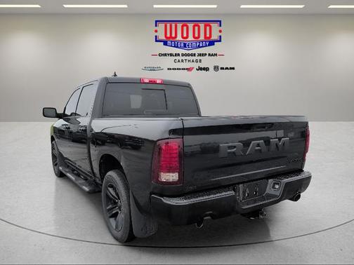Brilliant Black Crystal Pearlcoat 2017 RAM 1500 Sport