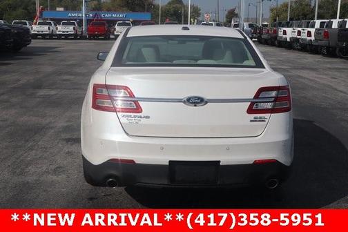 2018 Ford Taurus SEL