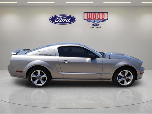 Gray 2009 Ford Mustang GT Premium