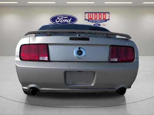 Gray 2009 Ford Mustang GT Premium
