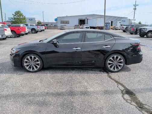 Black 2019 Nissan Maxima 3.5 Platinum
