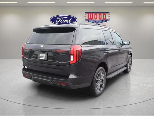 Agate Black Metallic 2026 Ford Expedition Platinum