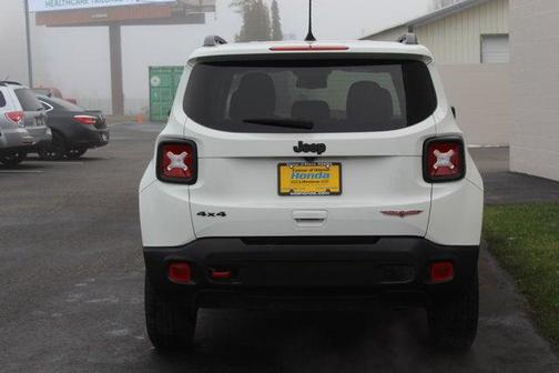 Alpine White Clearcoat 2023 Jeep Renegade Trailhawk