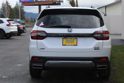 Platinum White Pearl 2026 Honda Pilot Touring 8-Passenger