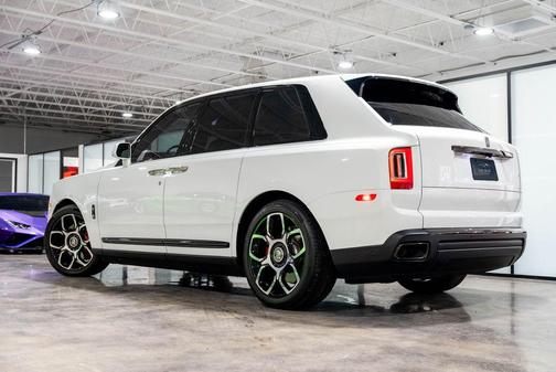 Arctic White 2022 Rolls-Royce Cullinan