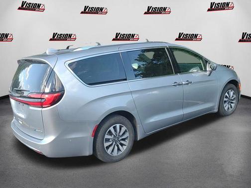 2021 Chrysler Pacifica Hybrid Touring L